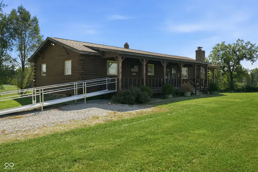 699 S County Road 400 E, Avon, IN 46123 - #2