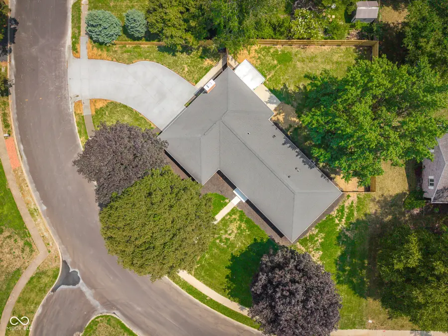 3635 Deerfield Place, Columbus, IN 47203 - #2