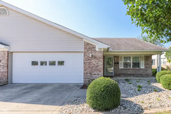 7913 Park Ward Place, Indianapolis, IN 46259
