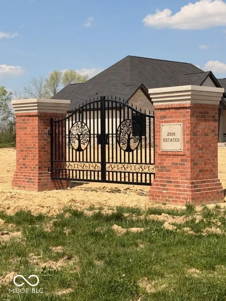 2639 S Kings Way, New Palestine, IN 46163 - #1