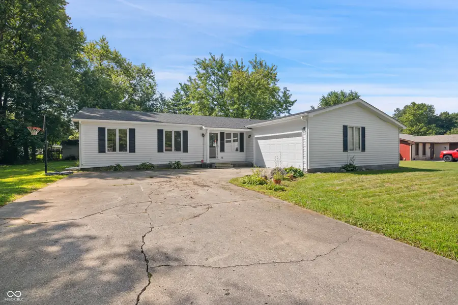 147 W Birch Lane, Alexandria, IN 46001 - #2