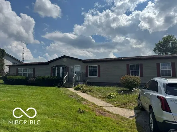 12113 E Oxford Road, Columbus, IN 47203
