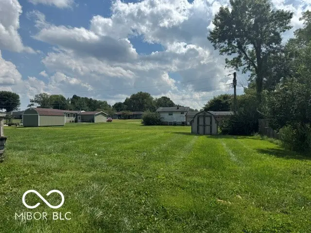 12113 E Oxford Road, Columbus, IN 47203 - #2