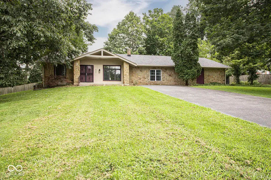 8245 Woodlawn Drive, Martinsville, IN 46151 - #2