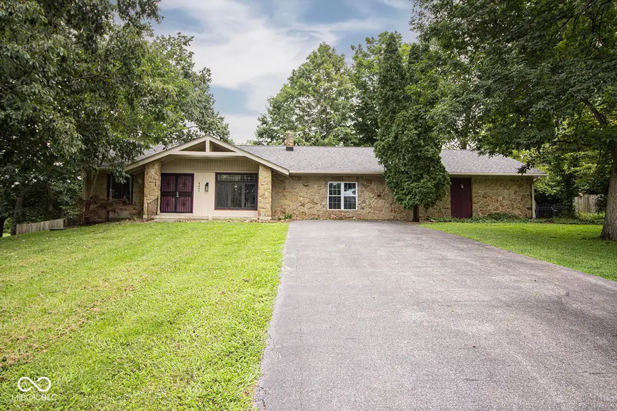8245 Woodlawn Drive, Martinsville, IN 46151 - #3