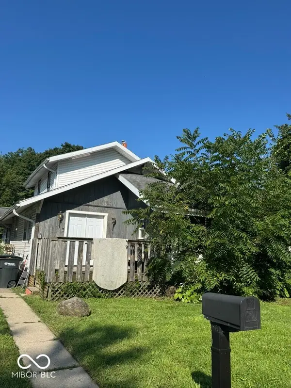 2103 S Burlington Drive, Muncie, IN 47302