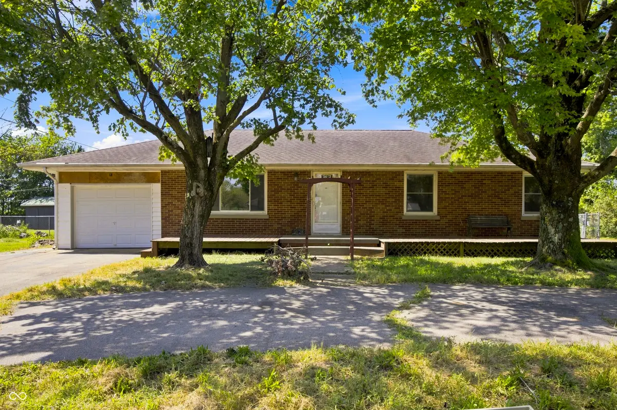 5628 Denois Street, Columbus, IN 47201 - #1