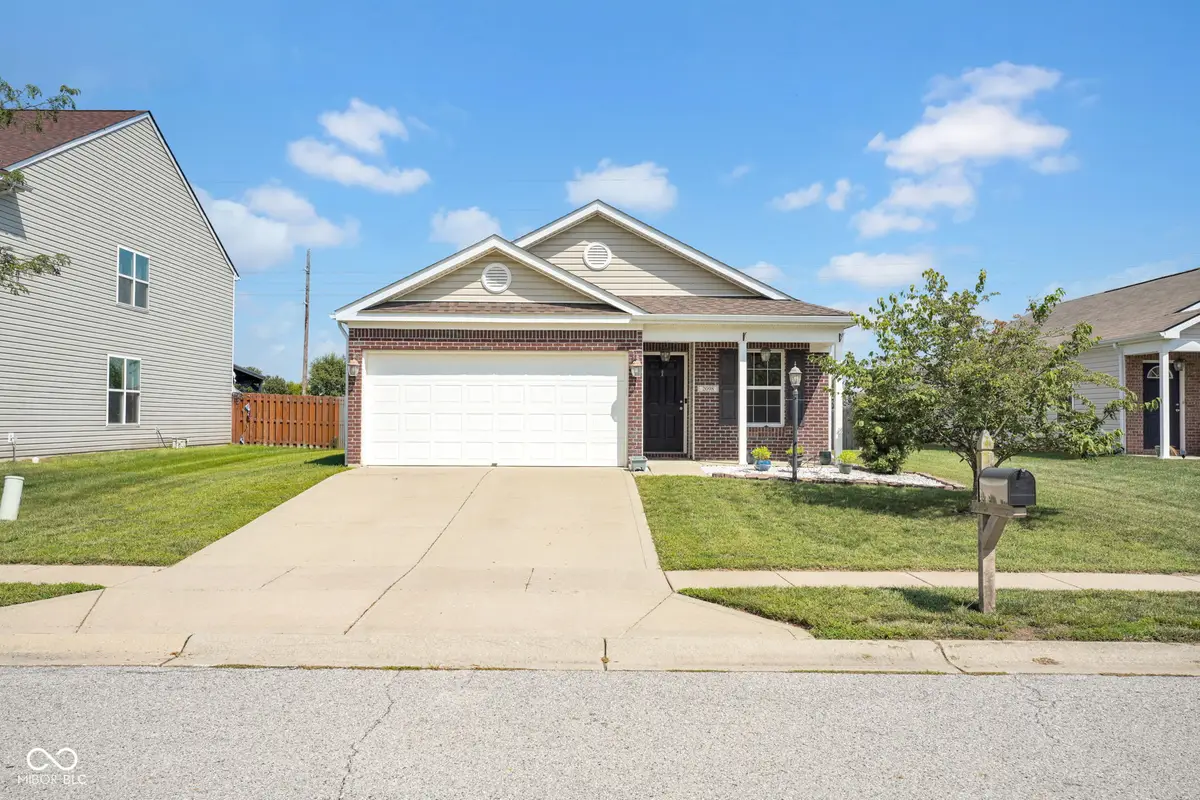 2098 Creekstone, Columbus, IN 47201 - #1
