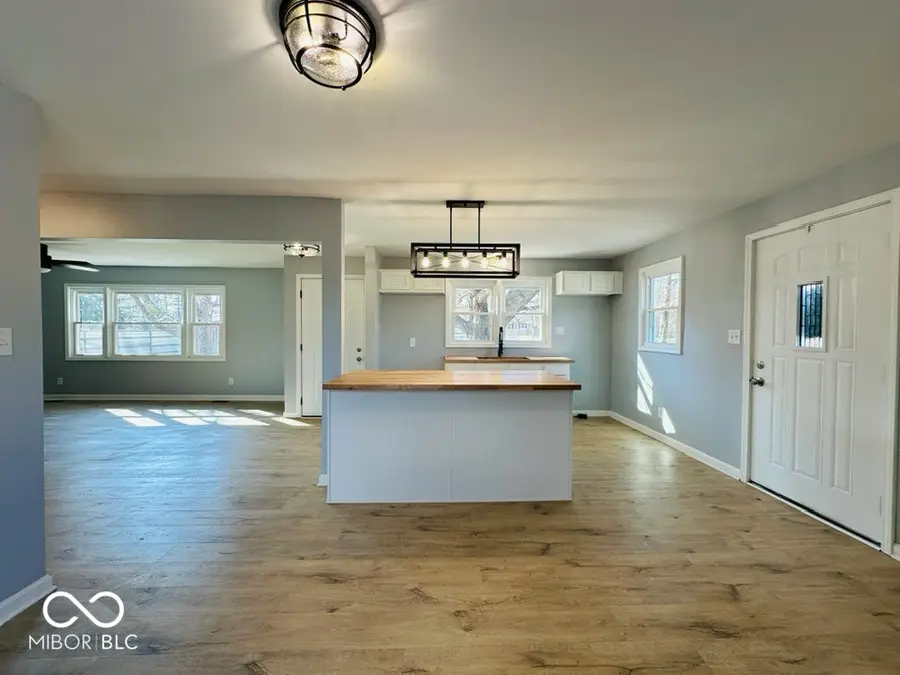 544 E Hilltop Drive, Scottsburg, IN 47170 - #2