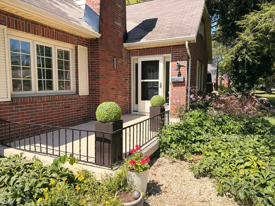 2224 Lafayette Avenue, Columbus, IN 47201 - #2