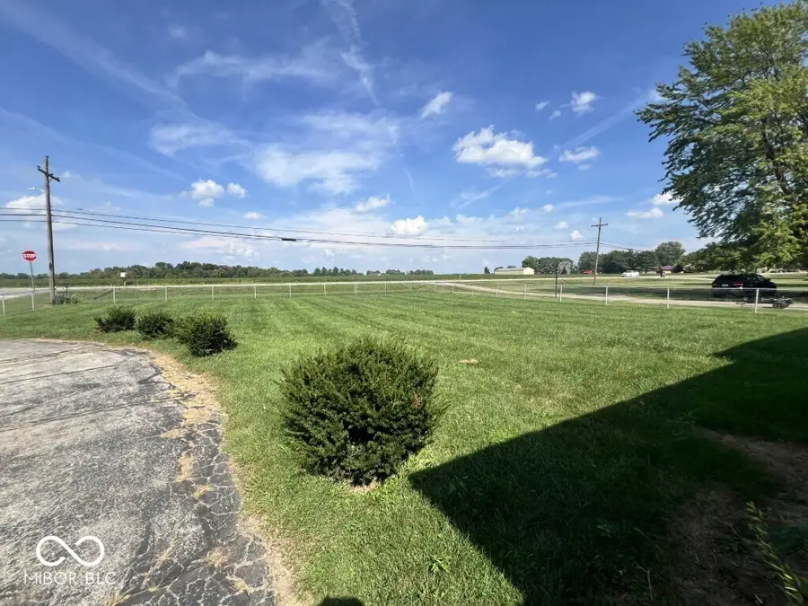 645 E Us Highway 52, Rushville, IN 46173 - #2