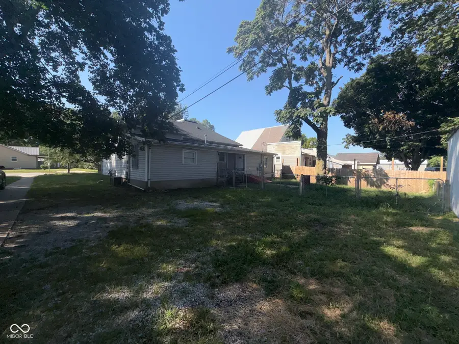 912 W Market Street, Crawfordsville, IN 47933 - #2