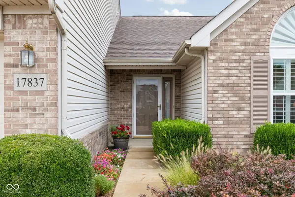 17837 Crown Pointe Court, Noblesville, IN 46062