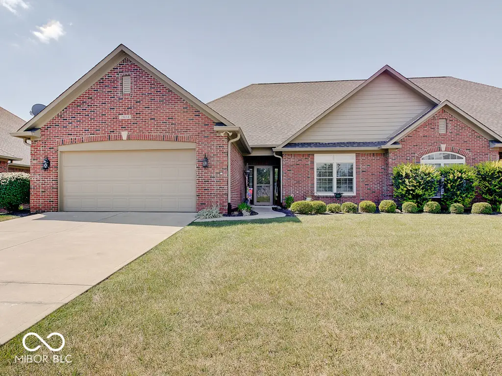 2814 Stones Bay Drive, Greenwood, IN 46143 - #1