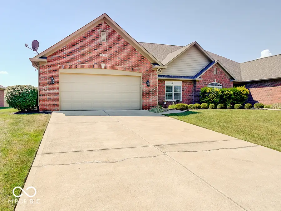 2814 Stones Bay Drive, Greenwood, IN 46143 - #2
