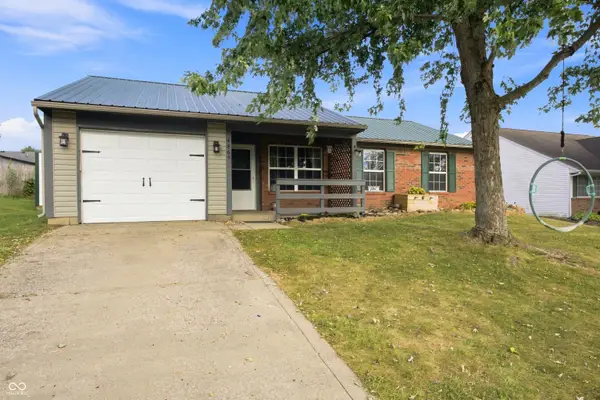 4865 Hunters Run, Columbus, IN 47201