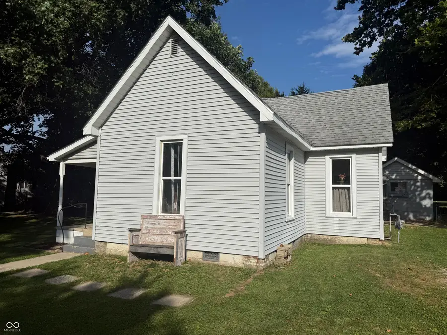 105 S Walnut Street, Roachdale, IN 46172 - #2