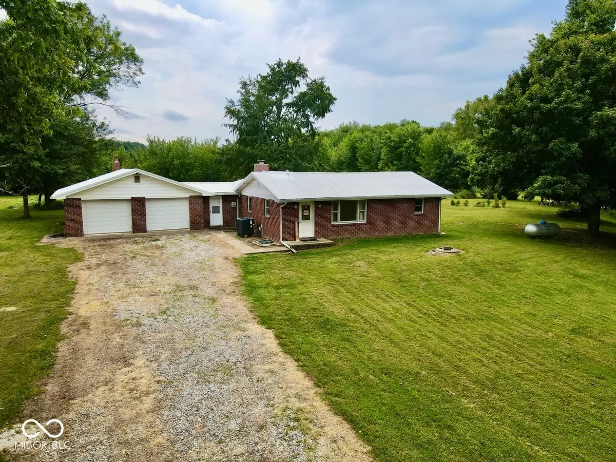 12099 E Davis Avenue, Brazil, IN 47834 - #1