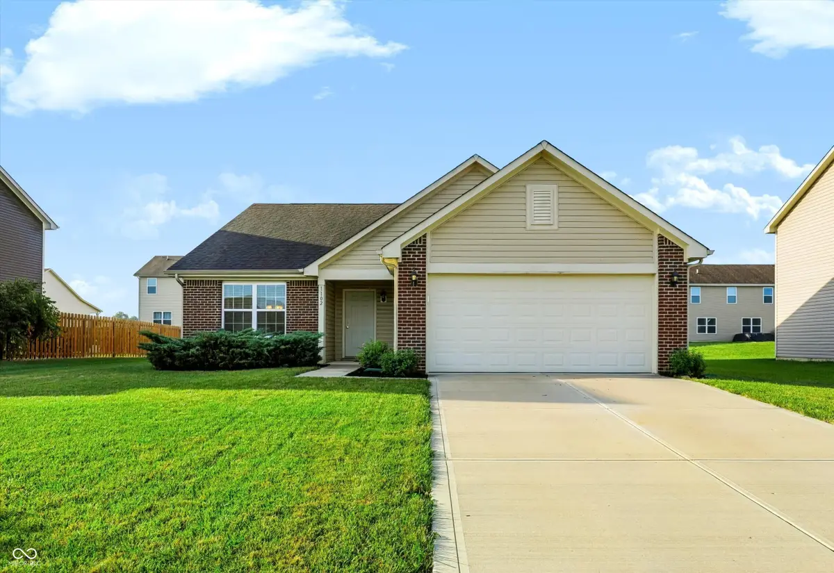 1102 W Limestone Way, Fortville, IN 46040 - #1