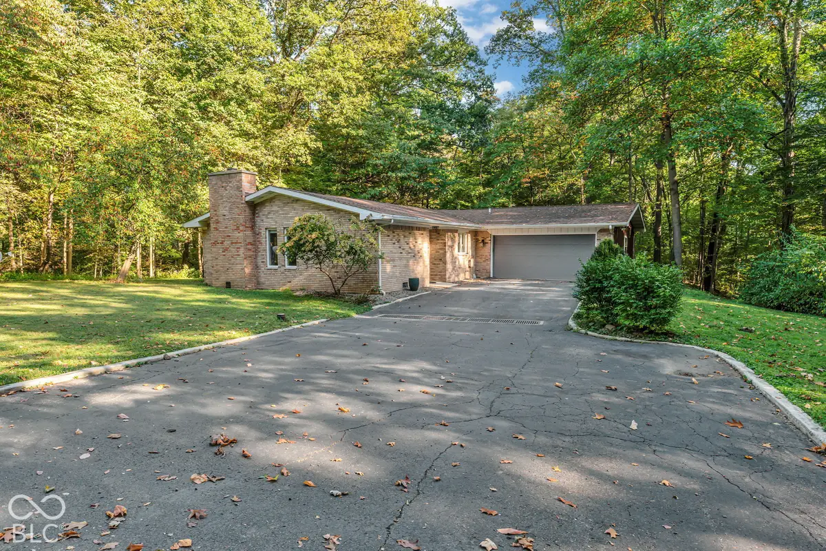 1042 N Farmington Drive, Crawfordsville, IN 47933 - #1