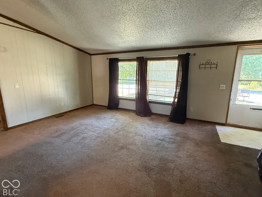 4663 Breckenridge, Columbus, IN 47203 - #2