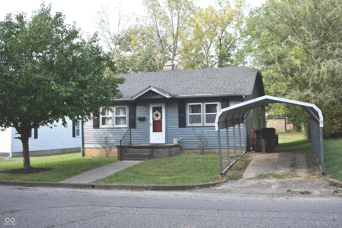 917 W Walnut Street, Brownstown, IN 47220 - #1