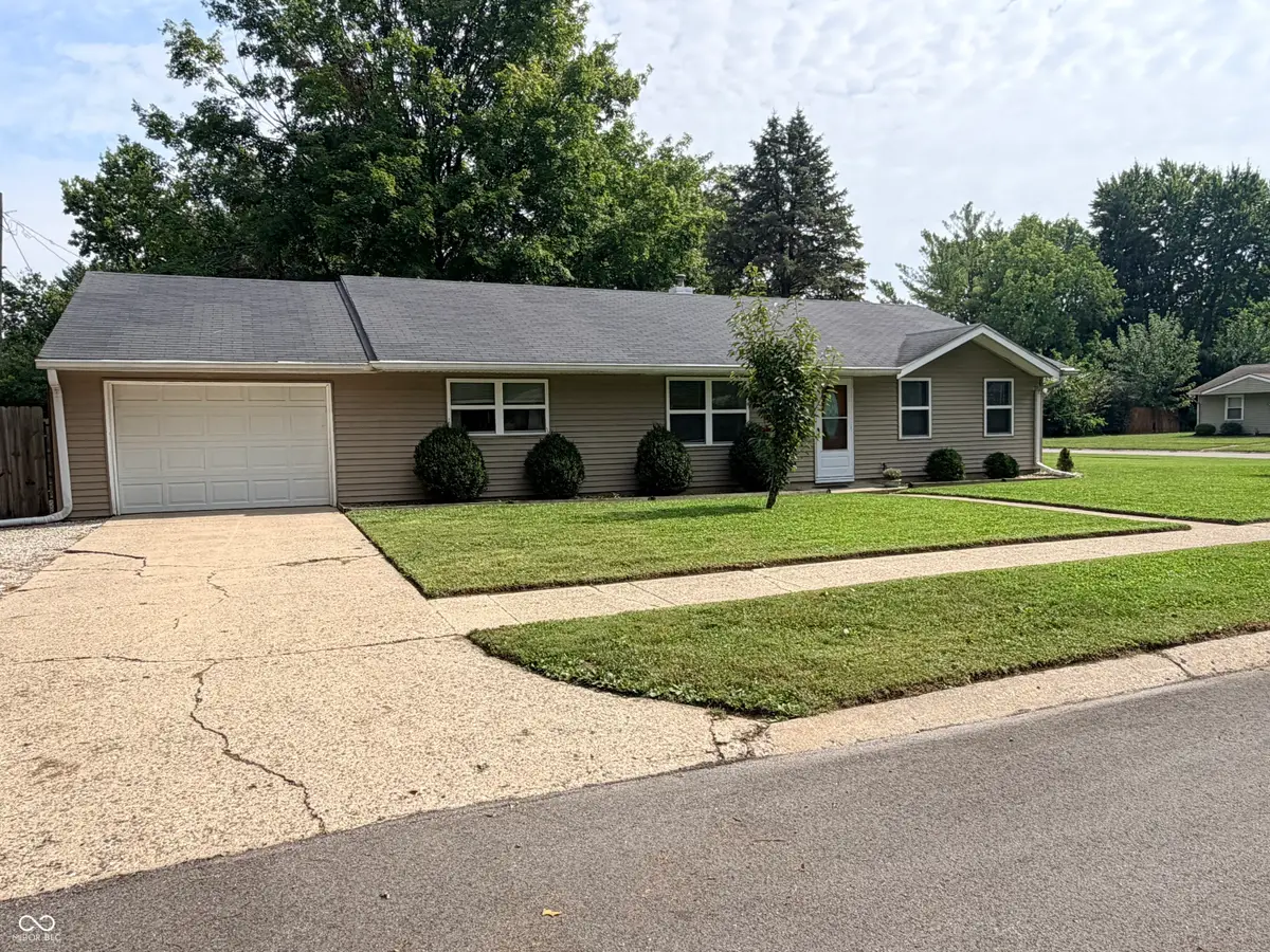 400 N Grace Avenue, Crawfordsville, IN 47933 - #1