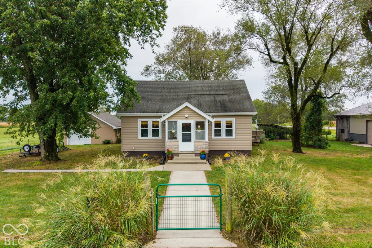 7303 E 400 S, Columbus, IN 47203 - #1