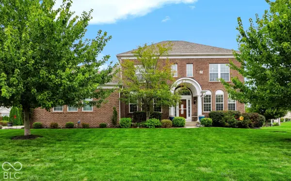 8856 Spring Violet Place, Zionsville, IN 46077