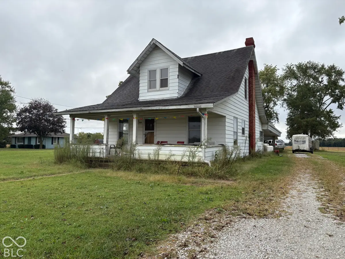 735 W 200 Road S, Columbus, IN 47201 - #1