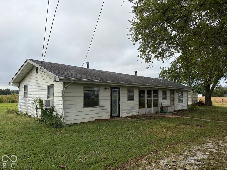 735 W 200 Road S, Columbus, IN 47201 - #3