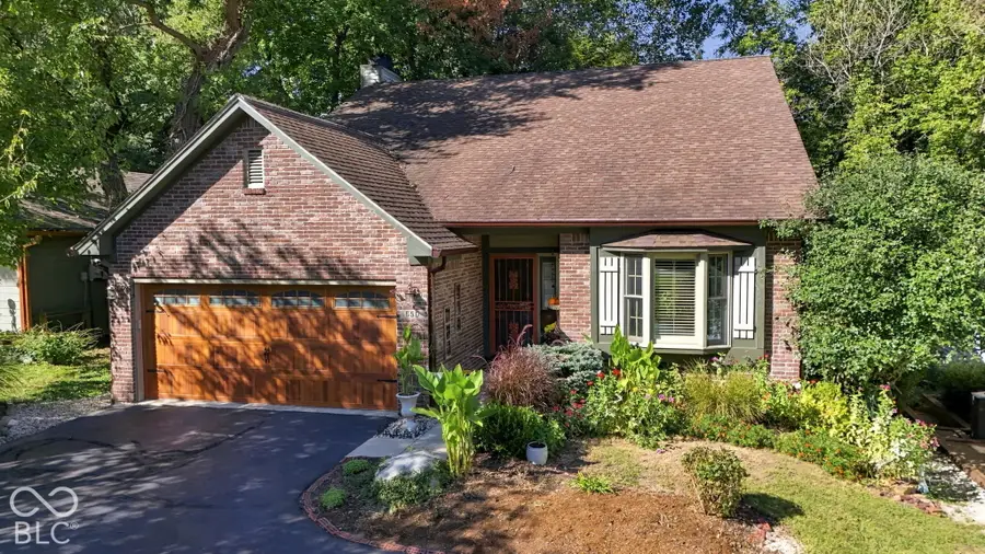 650 W Oak Street, Zionsville, IN 46077 - #2
