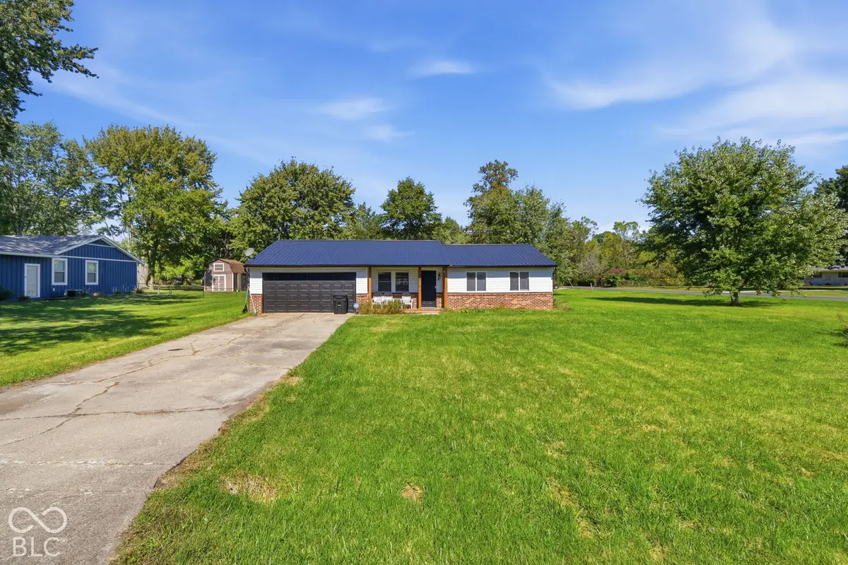 2814 W Walnut Drive, Greenfield, IN 46140 - #1