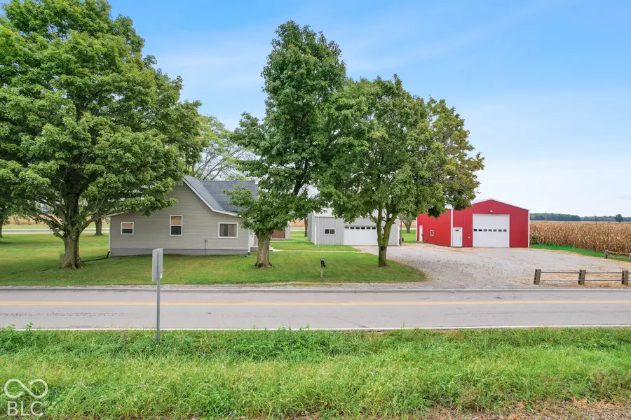 8821 N Sugar Creek Avenue, Colfax, IN 46035 - #3