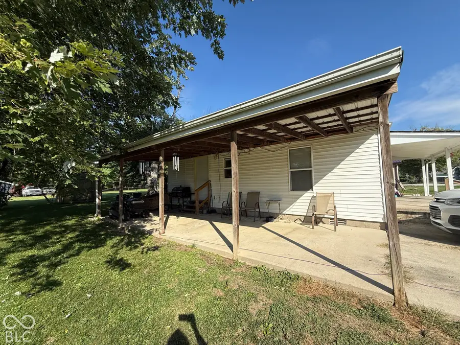 130 Broad Street, Hope, IN 47246 - #2