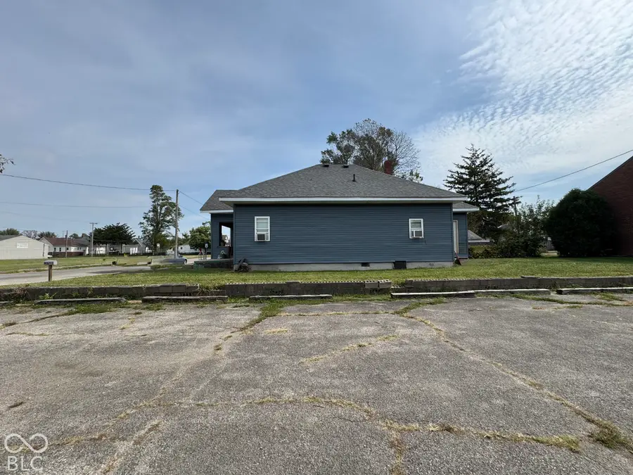 903 E 5th, Muncie, IN 47302 - #2
