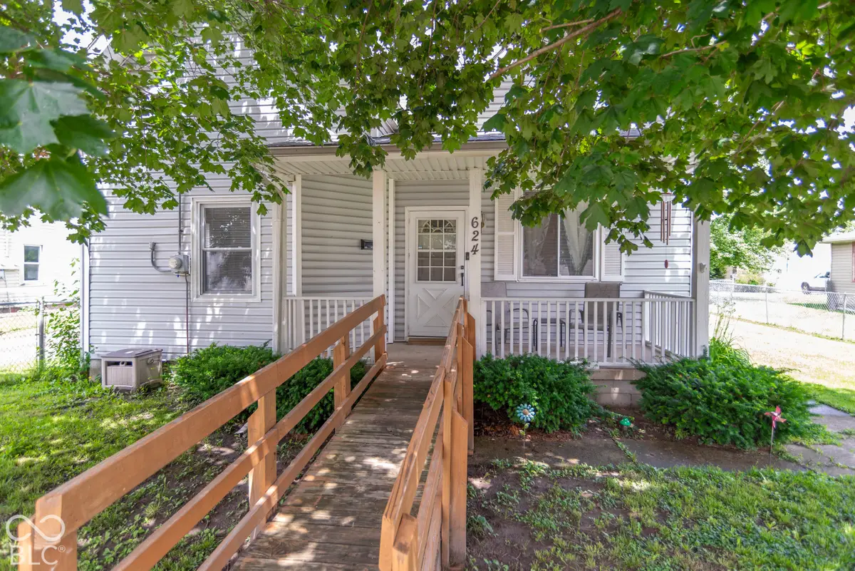624 W Washington Street, Shelbyville, IN 46176 - #1