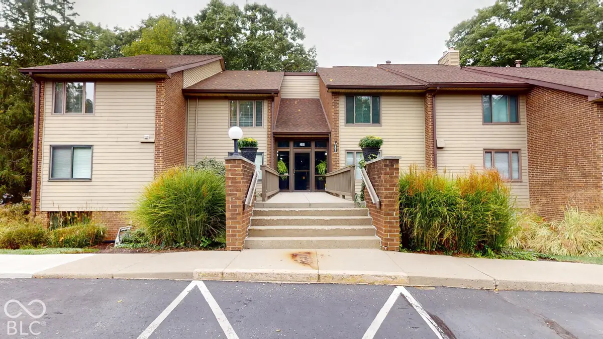 201 Bluffs Circle #E, Noblesville, IN 46062 - #1