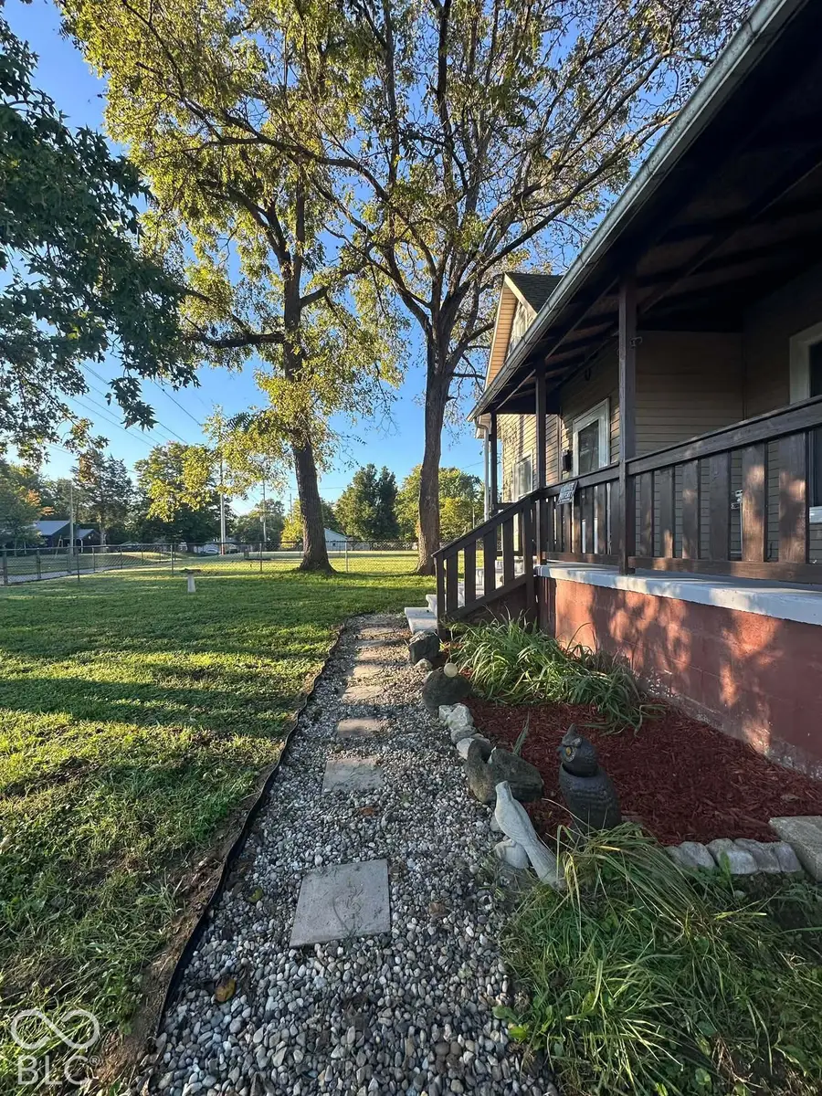 462 N Bond Street, Scottsburg, IN 47170 - #3