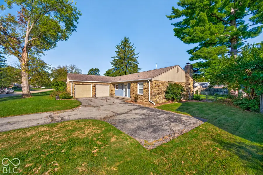 1602 Crescent Drive, Columbus, IN 47203 - #2