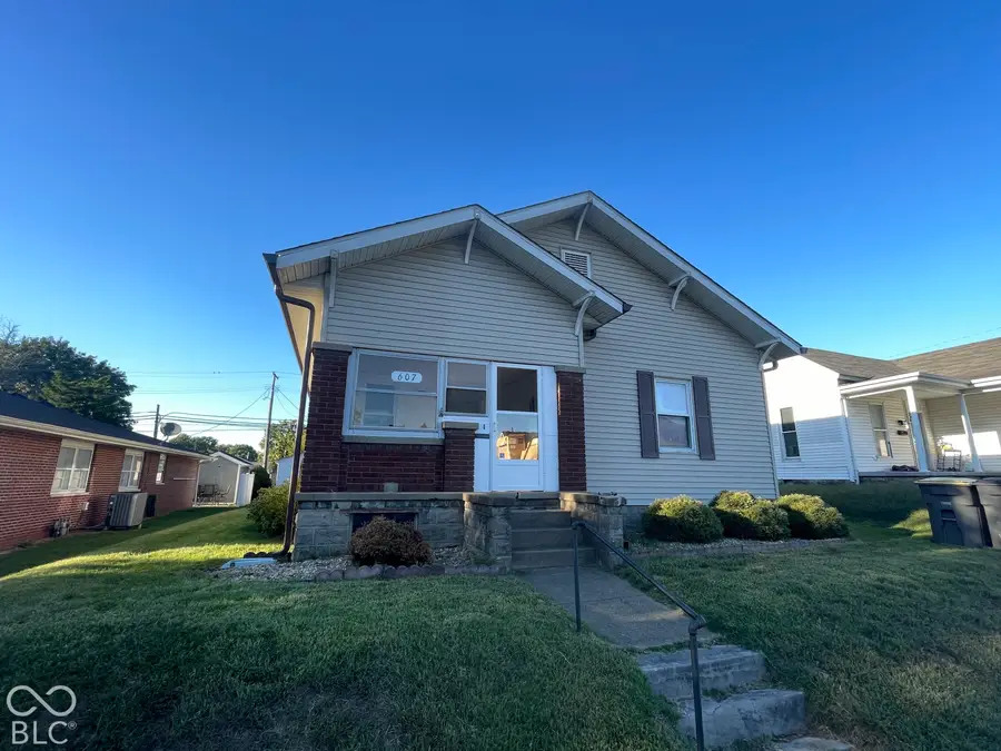 607 E 4th, Seymour, IN 47274 - #2
