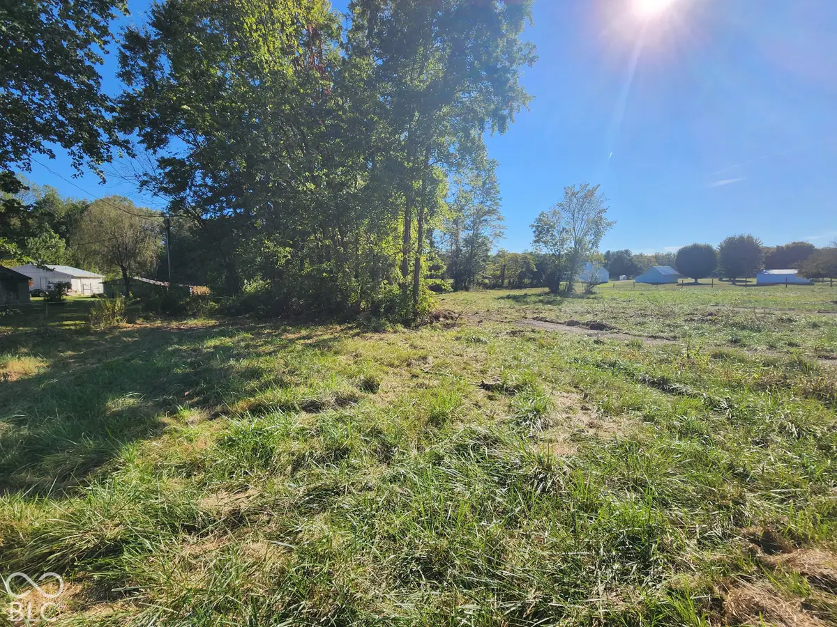 12327 E County Road 1000 N, Seymour, IN 47274 - #1