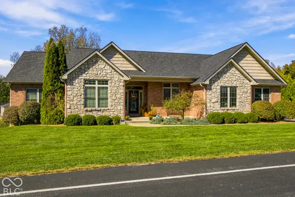 2532 Woodland Farms Drive, Columbus, IN 47201