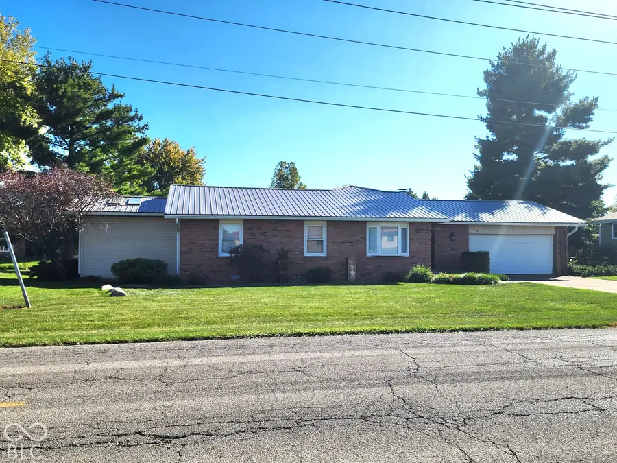 205 W 11th Street, Alexandria, IN 46001 - #3