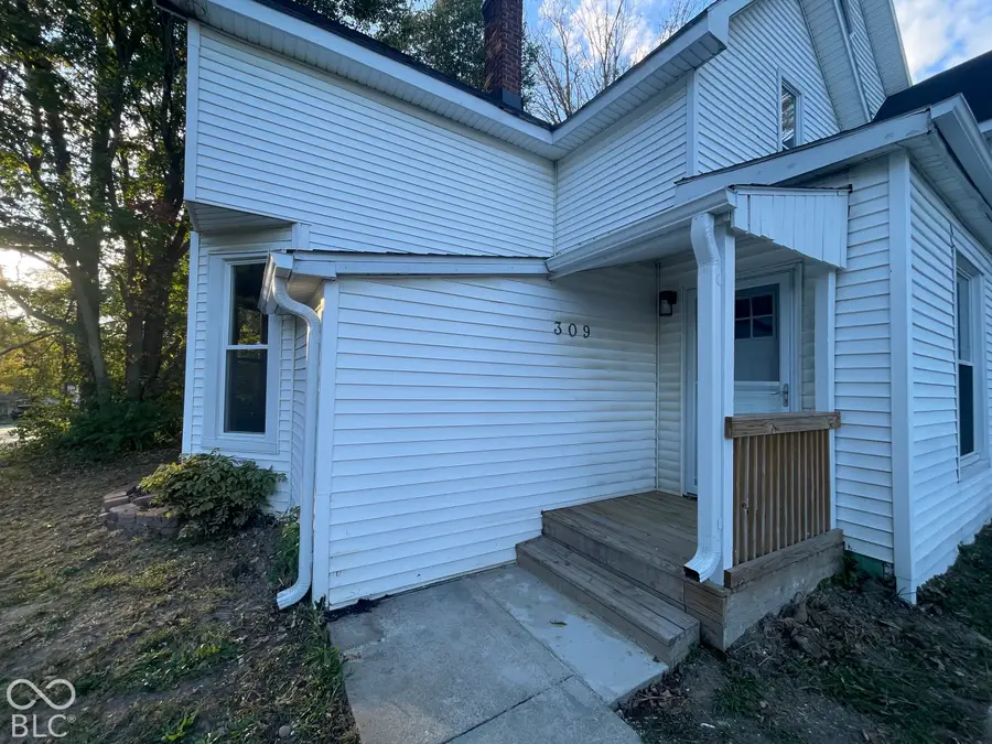 309 W 2nd Street, Veedersburg, IN 47987 - #2