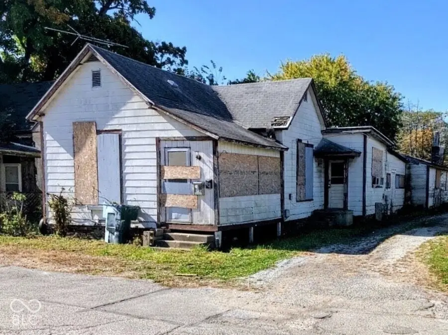 215 S Macedonia Avenue, Muncie, IN 47305 - #2