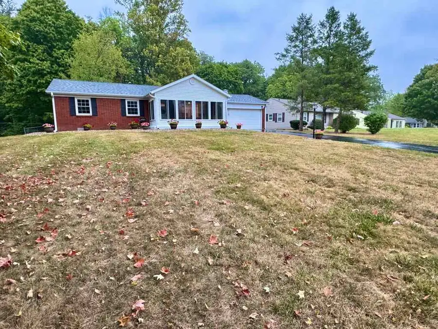 708 N Fairoaks Dr, New Castle, IN 47362 - Image #2