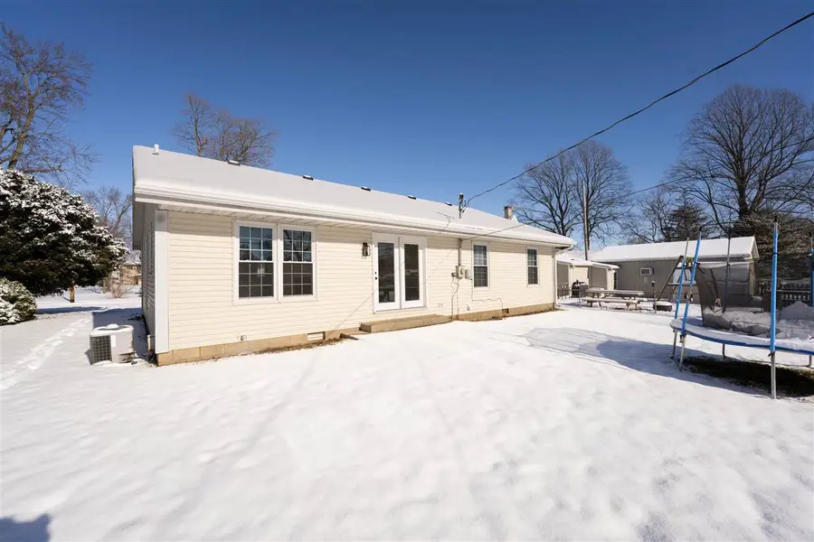 209 E Walnut Street, Centerville, IN 47330 - Image #3