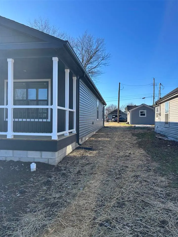 1011 MAPLE STREET, Connersville, IN 47331 - Image #3