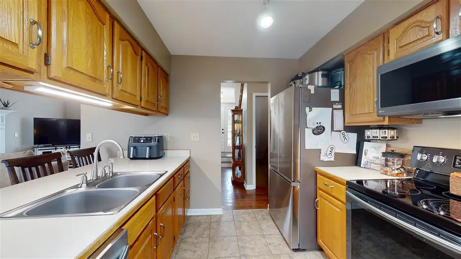 1117 BARRINGTON RIDGE, Richmond, IN 47374 - Image #2